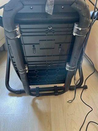 Fija tus pedales thrustmaster a playseat