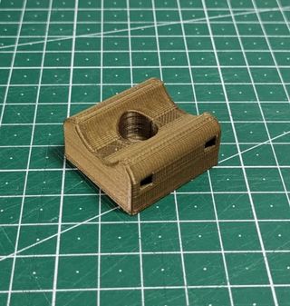 Fija tus pedales thrustmaster a playseat