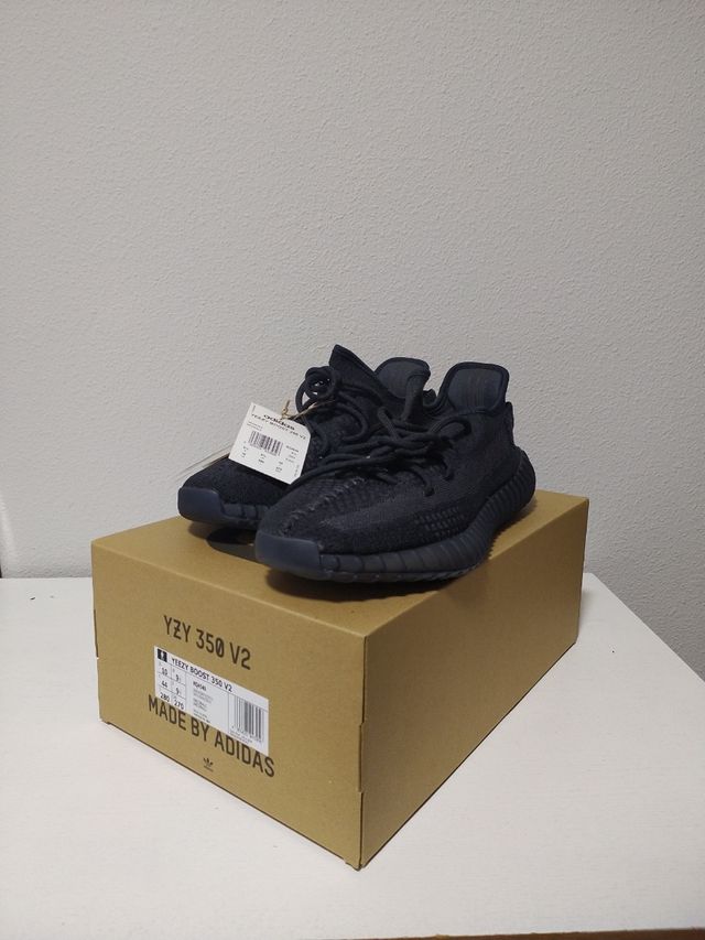 Yeezy 350 onyx