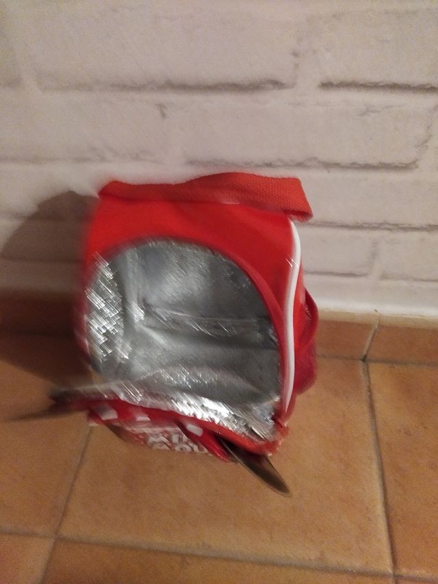 Bolsa isotérmica niña