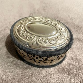 Scatolina velluto e argento. 