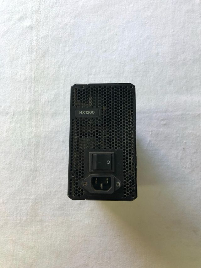 Fuente modular Corsair HX1200