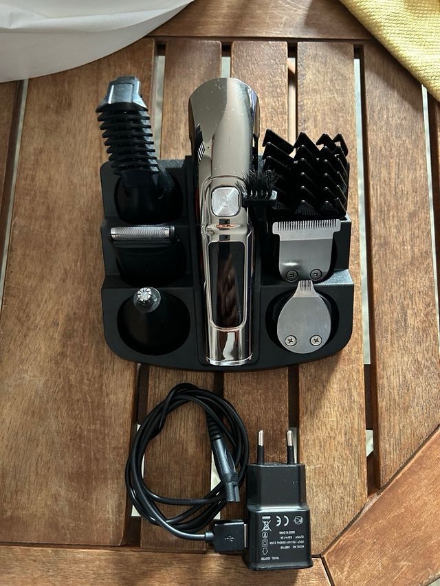 Maquina de cortar pelo, barba o vello corporal