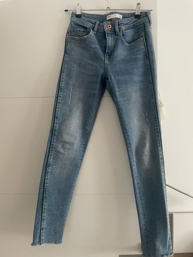 Pantalón vaquero Zara woman