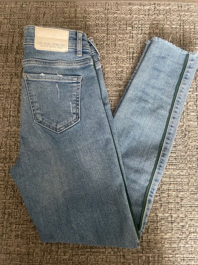 Pantalón vaquero Zara woman