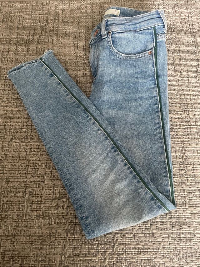 Pantalón vaquero Zara woman