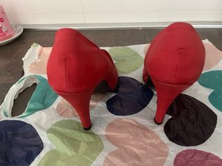Zapatos tacón rojos