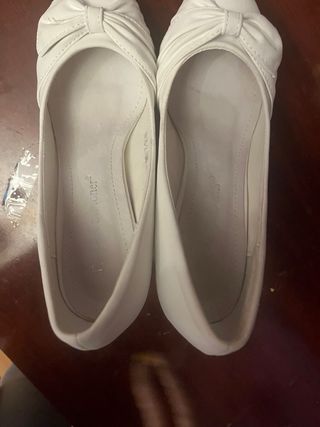 Zapatos blanco  roto