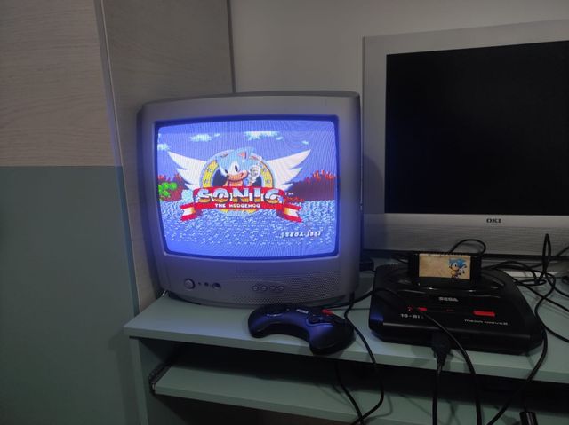 Megadrive II+juego sonic