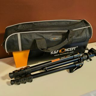 Cámara Nikon D5000 + complementos