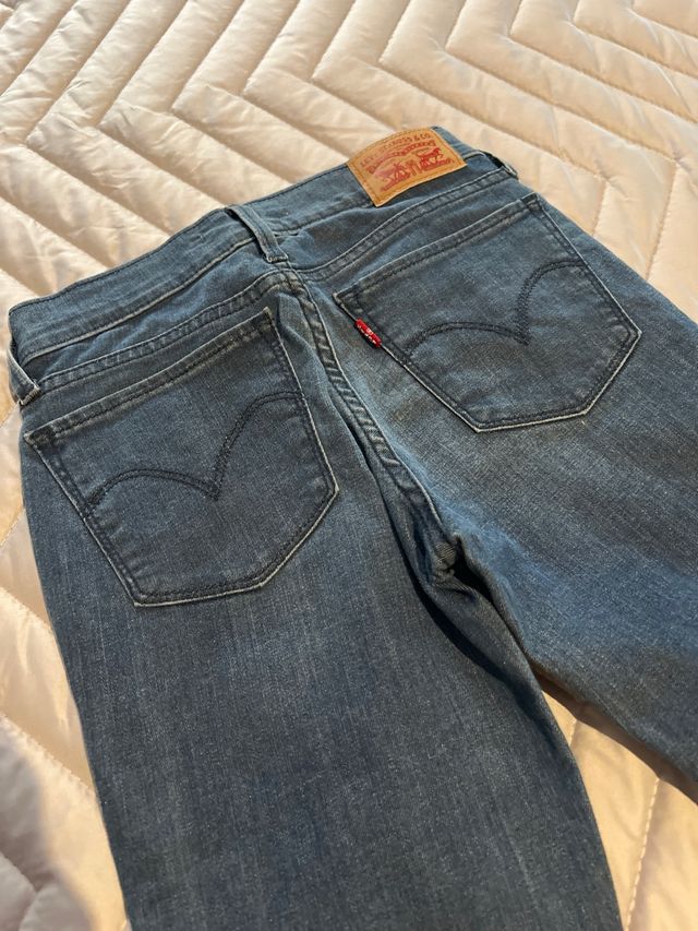 Pantalon Levis talla 23