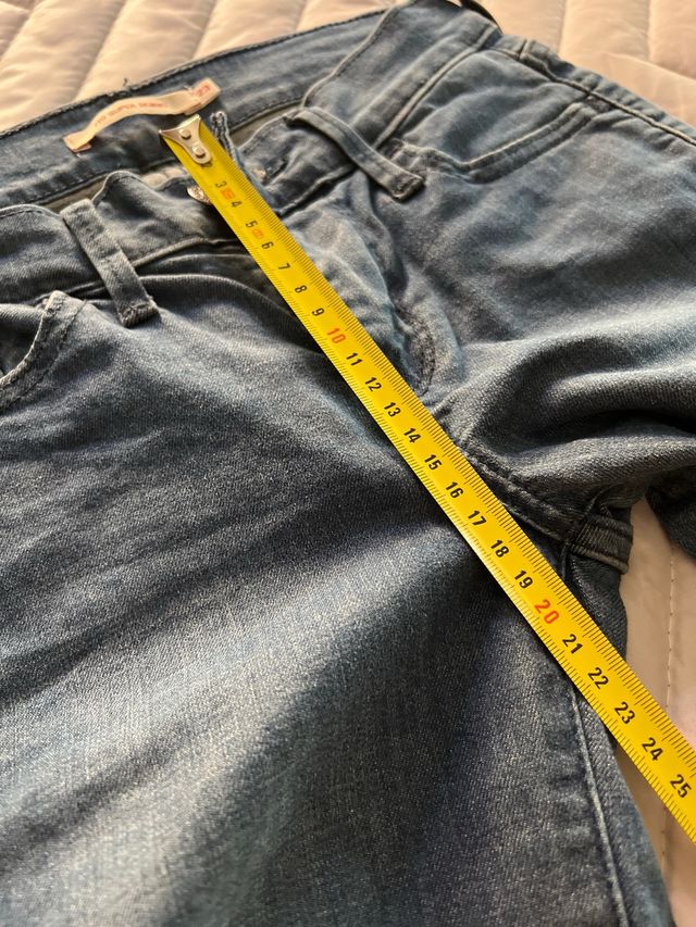 Pantalon Levis talla 23