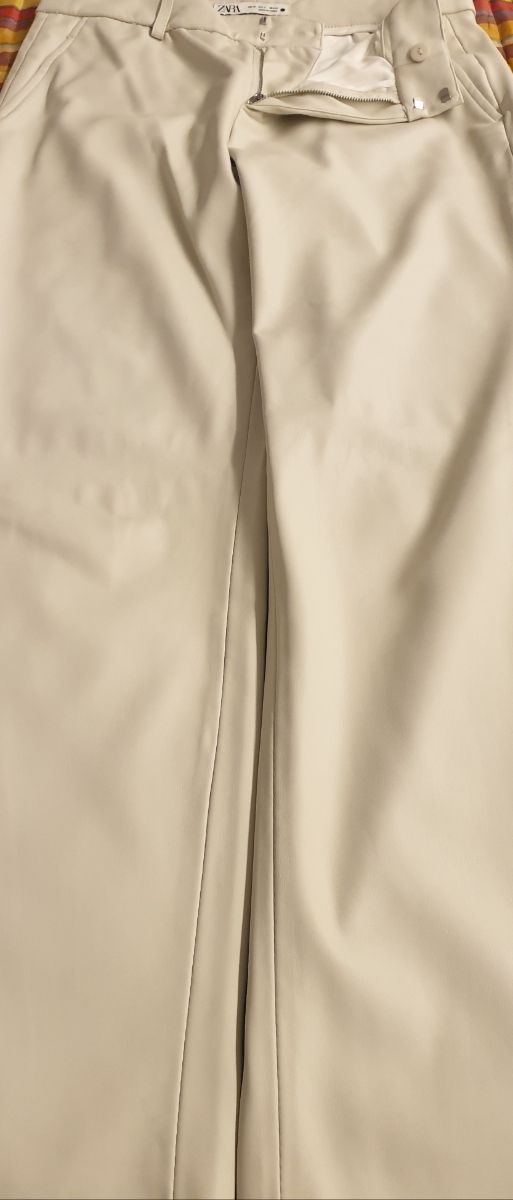 PANTALON ZARA EFECTO PIEL