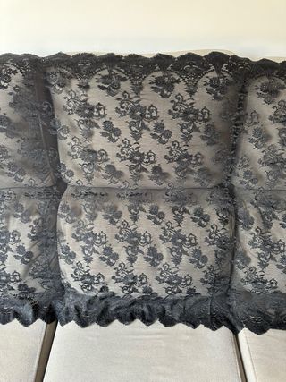 Mantilla negra de fallera larga.