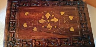 Caja de madera y latón