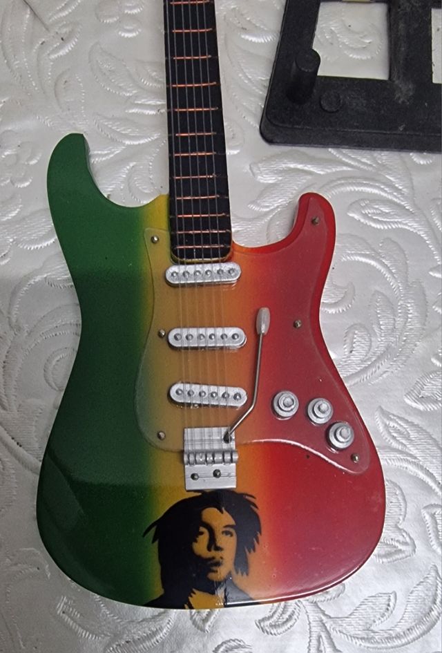 Guitarra Bob Marley