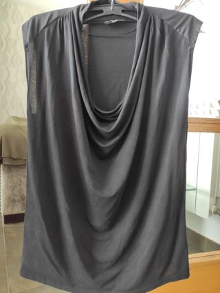 Camiseta negra de Zara