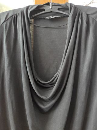 Camiseta negra de Zara