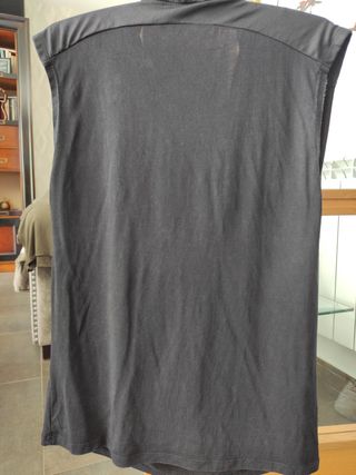 Camiseta negra de Zara