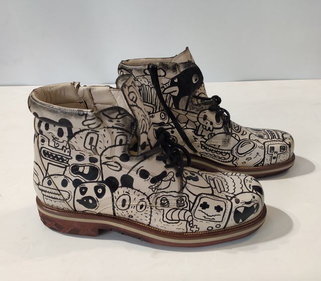 STIVALI DA UOMO, STIVALI IN PELLE, STIVALI VERNICIATI.