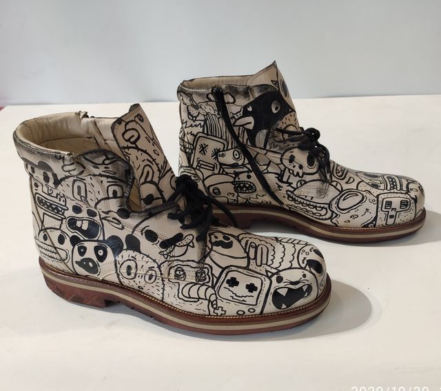 STIVALI DA UOMO, STIVALI IN PELLE, STIVALI VERNICIATI.