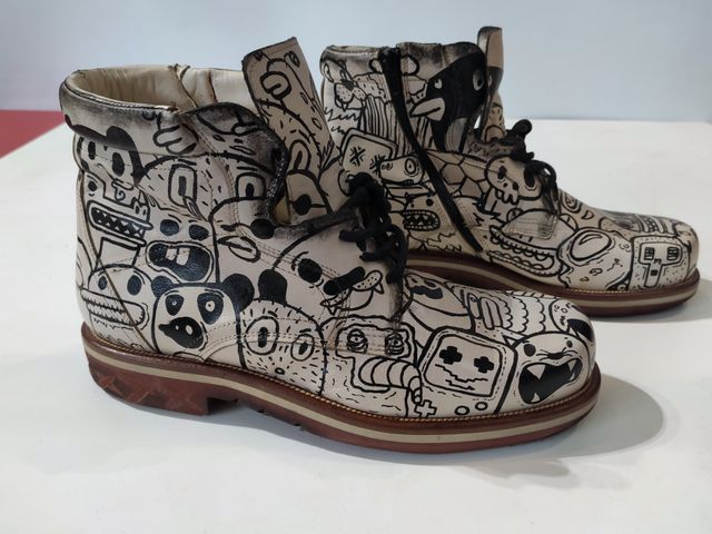 STIVALI DA UOMO, STIVALI IN PELLE, STIVALI VERNICIATI.