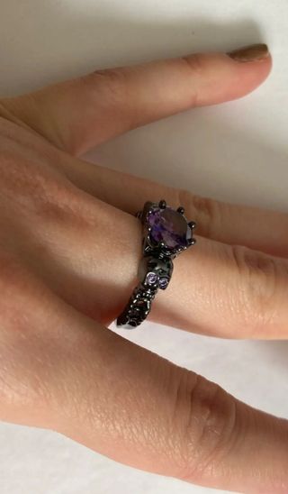 Anillo Gótico negro con Circonitas