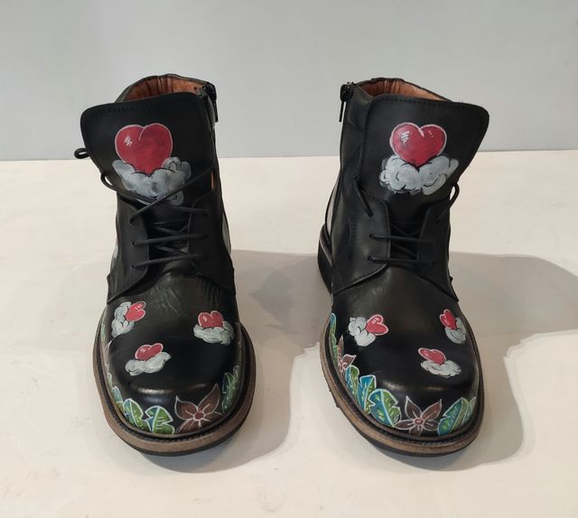 STIVALI DA UOMO, STIVALI IN PELLE, STIVALI VERNICIATI.