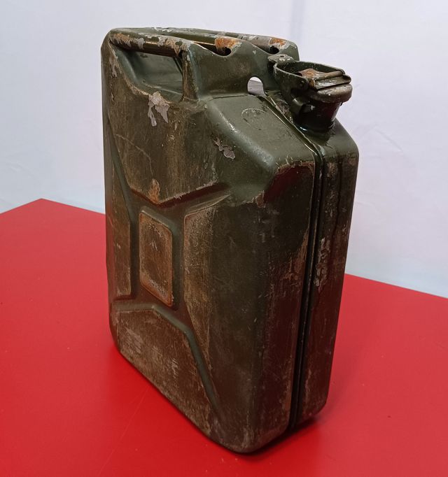 BOMBOLA DI GAS, VECCHIA BOMBOLETTA METALLICA MILITARE