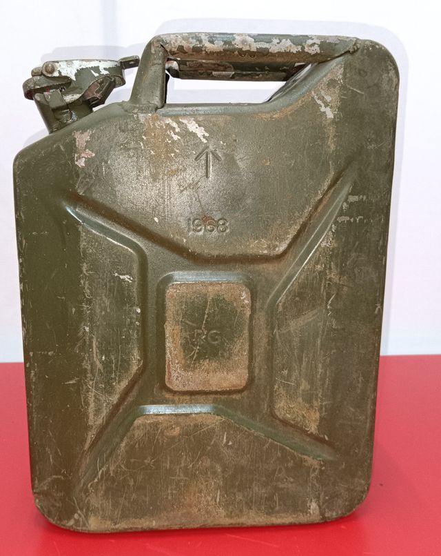 BOMBOLA DI GAS, VECCHIA BOMBOLETTA METALLICA MILITARE