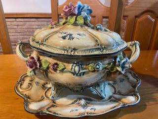 Sopera decorativa y plato