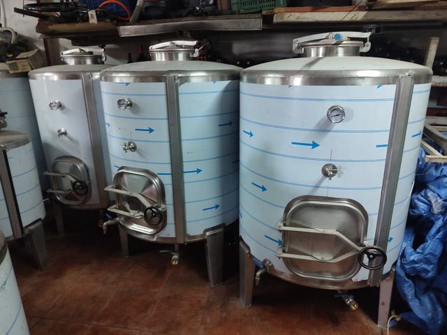DEPOSITO VINO 550 LITROS