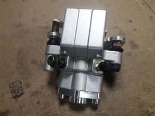 Pinza Raptor 700cc