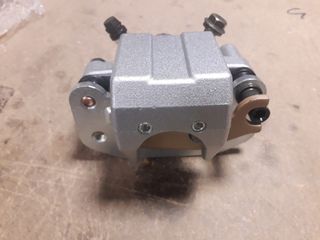 Pinza Raptor 700cc