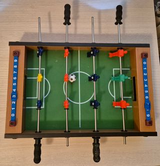 Futbolín en miniatura. Divertido para niños