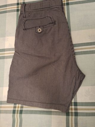 Pantalón corto marca 𝙅𝙖𝙘𝙠𝙟𝙤𝙣𝙚𝙨