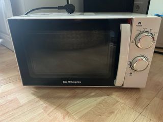 Combo: Horno elect Moulinex + microondas Orbegozo