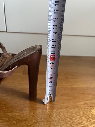 Sandalias ante y piel. T37. Uterqüe