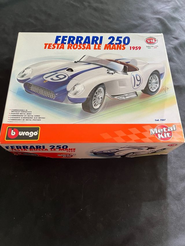 Modellino auto bBurago-Ferrari Testa Rossa le Mans