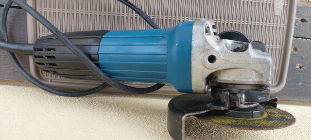 Smerigliatrice angolare MAKITA