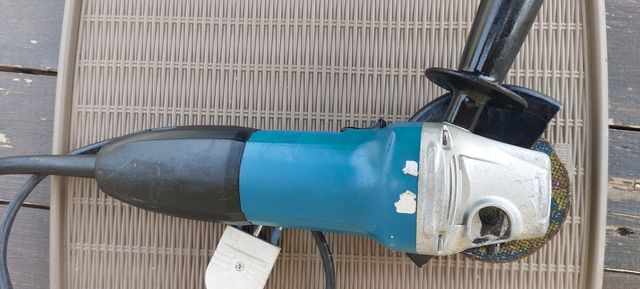 Smerigliatrice angolare MAKITA