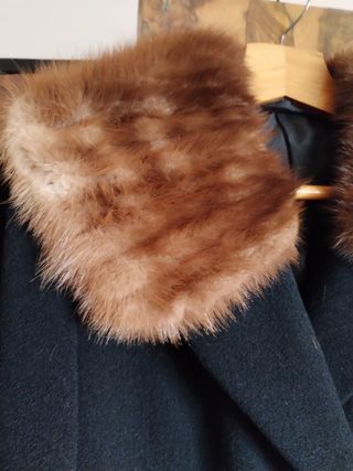 Cappotto sartoriale con collo di volpe