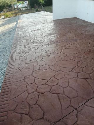 Hormigon impreso en suelo y fachadas