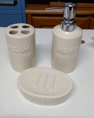 Set da bagno in ceramica
