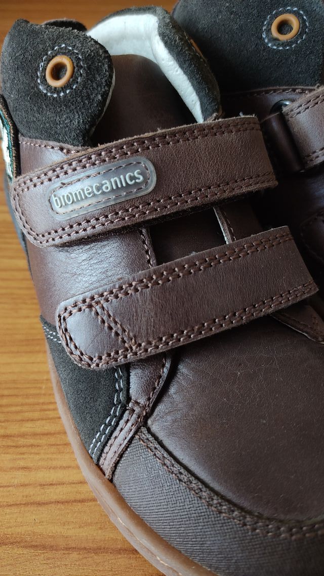 Botín infantil marrón Biomecanics T29 NUEVO