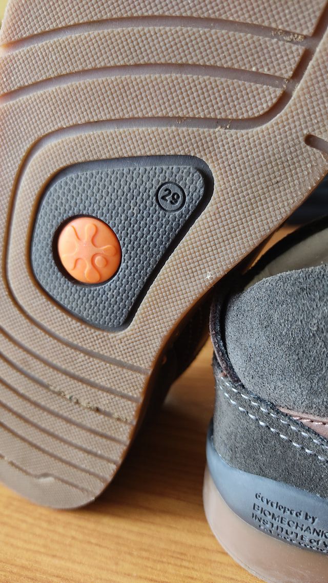 Botín infantil marrón Biomecanics T29 NUEVO