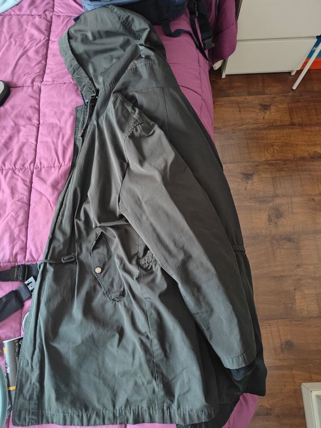 Chaquetón parka Zara verde oscuro