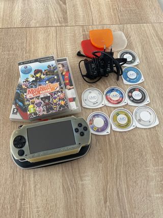 PSP 1004 con juegos y cargador