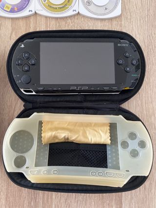 PSP 1004 con juegos y cargador