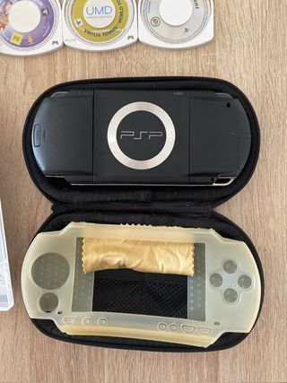 PSP 1004 con juegos y cargador